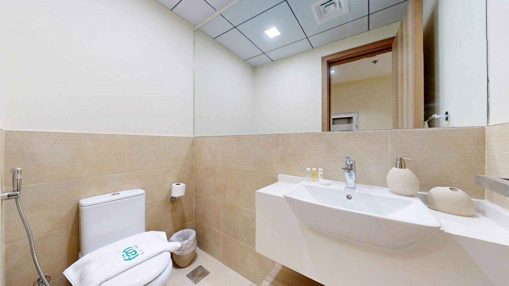 Scenic Canal View Homes - 8 Mins To Mall - Pool & Gym Access